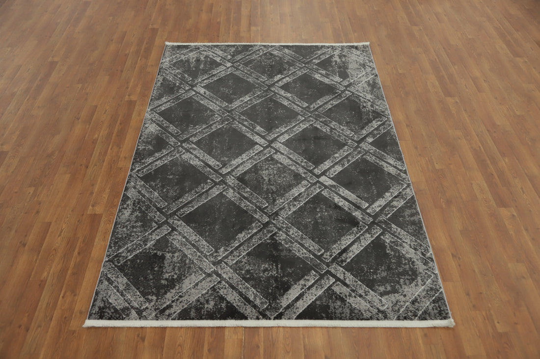 Classic Yet Contemporary Grey Lattice Rug 5x7