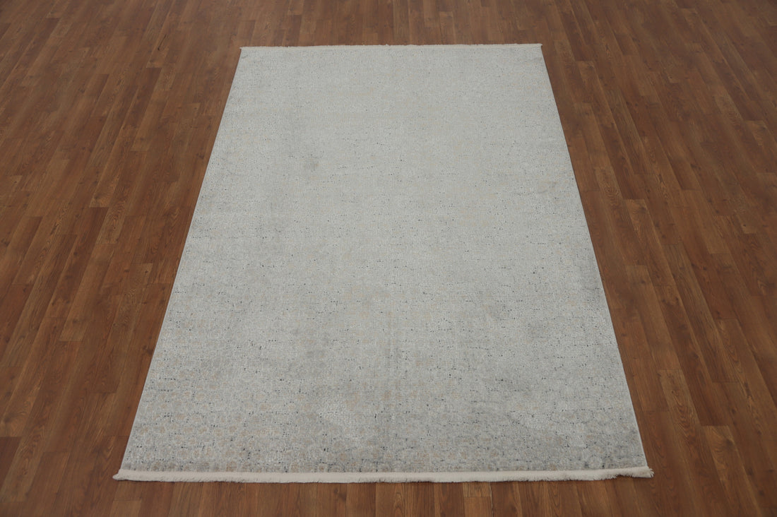 Sophisticated Faded Gray Rug 5x7 for a Contemporary Living Room