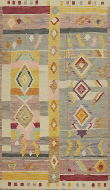 Elegant Warmth: Colorful Handmade Rug 5x8 for Living Spaces