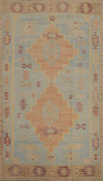 Soft Tones and Geometric Patterns in a Vintage-Style Rug 5x8