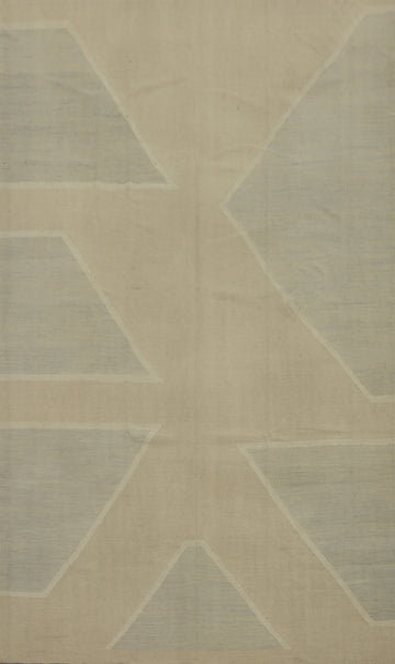 Neutral Toned Rug Showcasing Simple Geometric Shapes 6x10