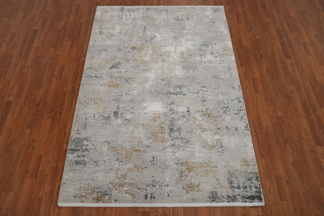 Contemporary Grey Rug with Subtle Gold Textured Design 5x7