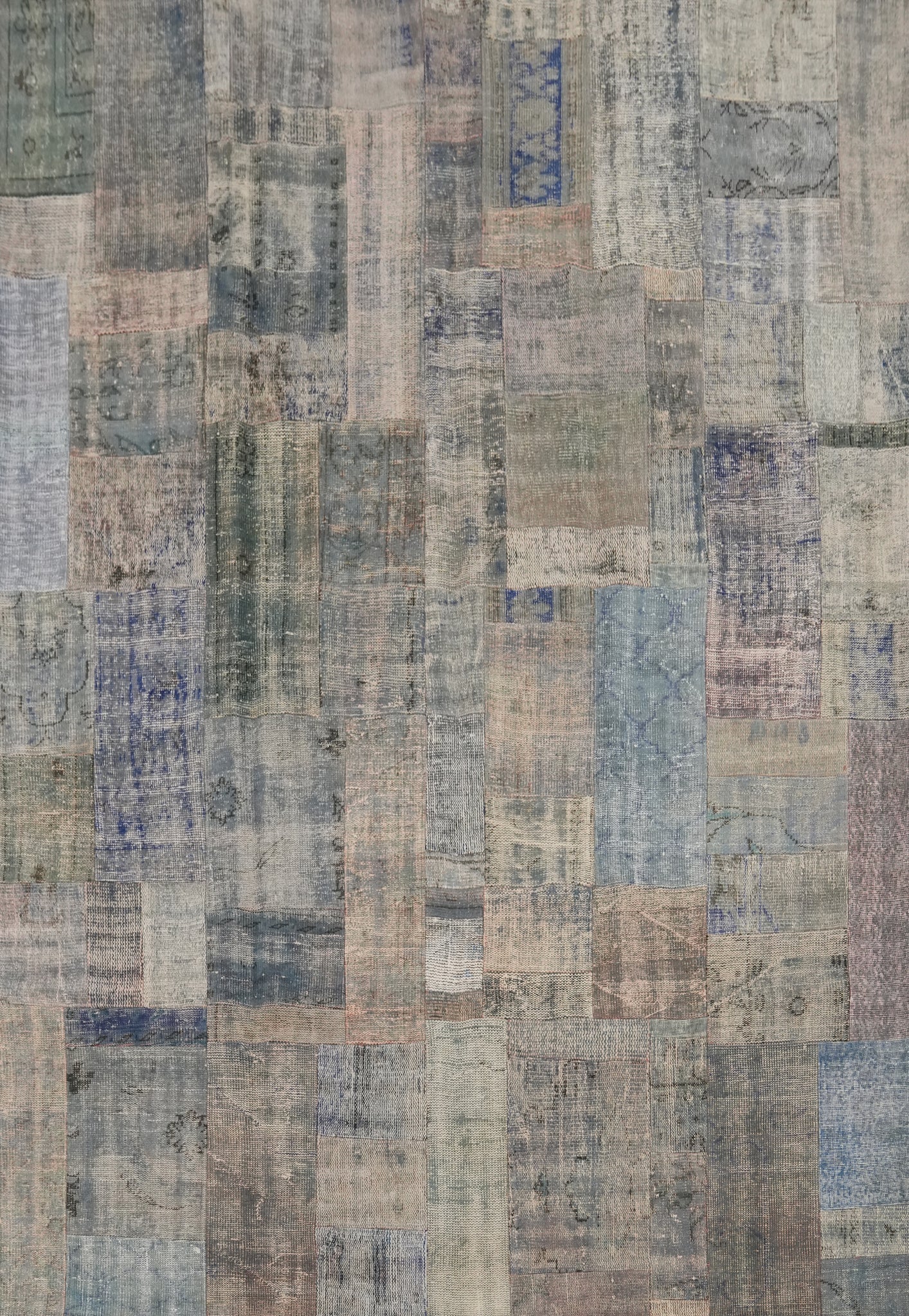 Distressed Wool Patchwork Room Size Area Rug 8x10