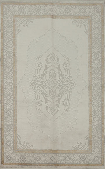 Elegant Beige and Ivory Traditional Patterned Rug 5x7