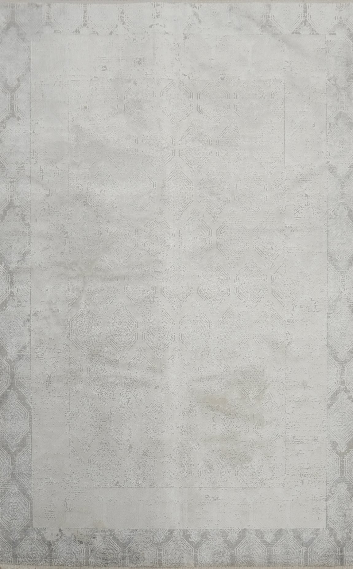 Sophisticated Light Distressed Look Geometric Rug 5x7