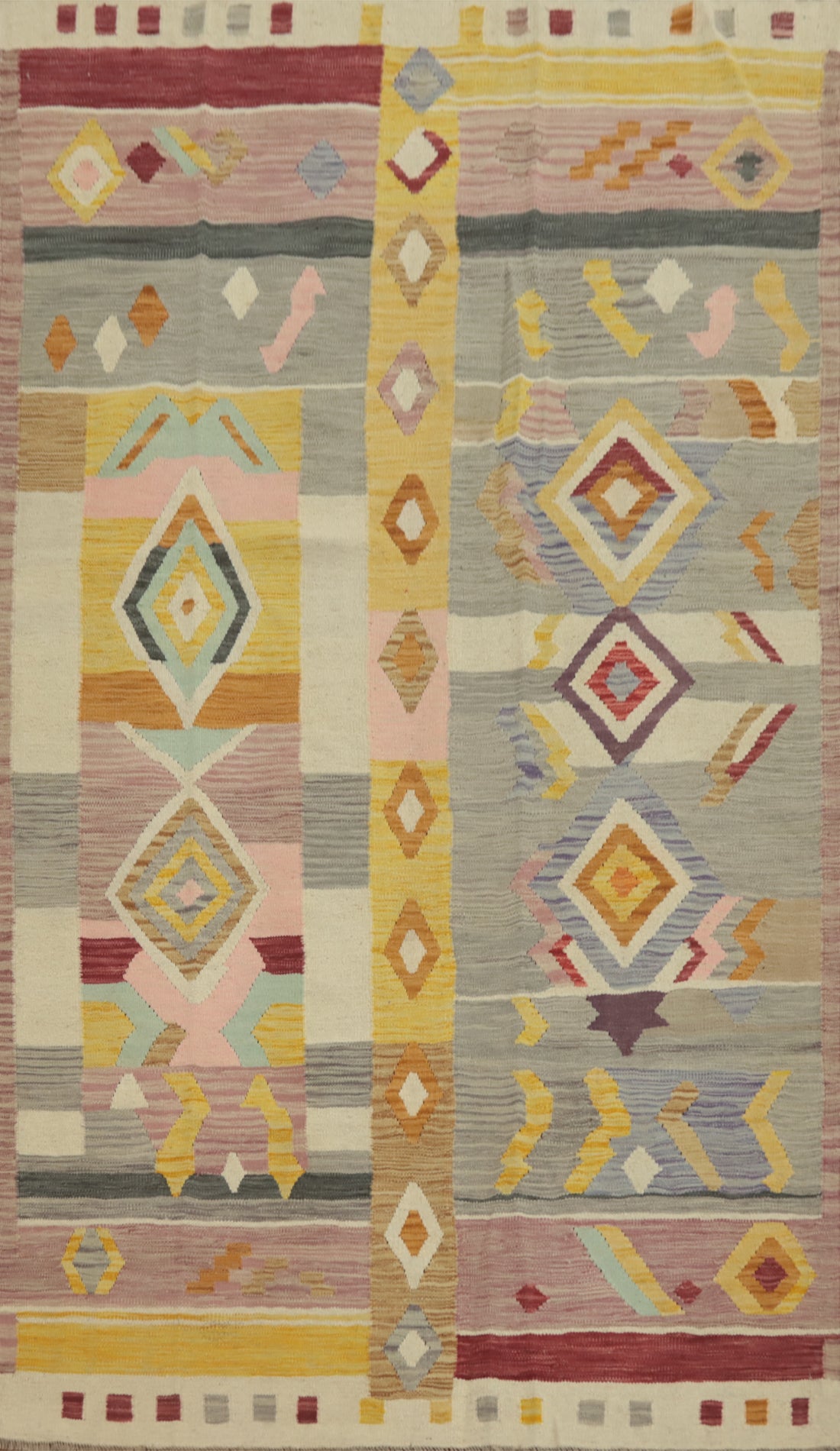 Elegant Warmth: Colorful Handmade Rug 5x8 for Living Spaces