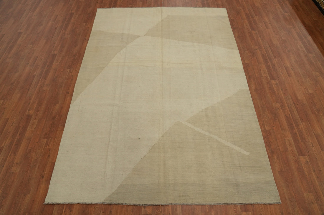 Elegant Minimalist Rug with Subtle Geometric Pattern 7x10