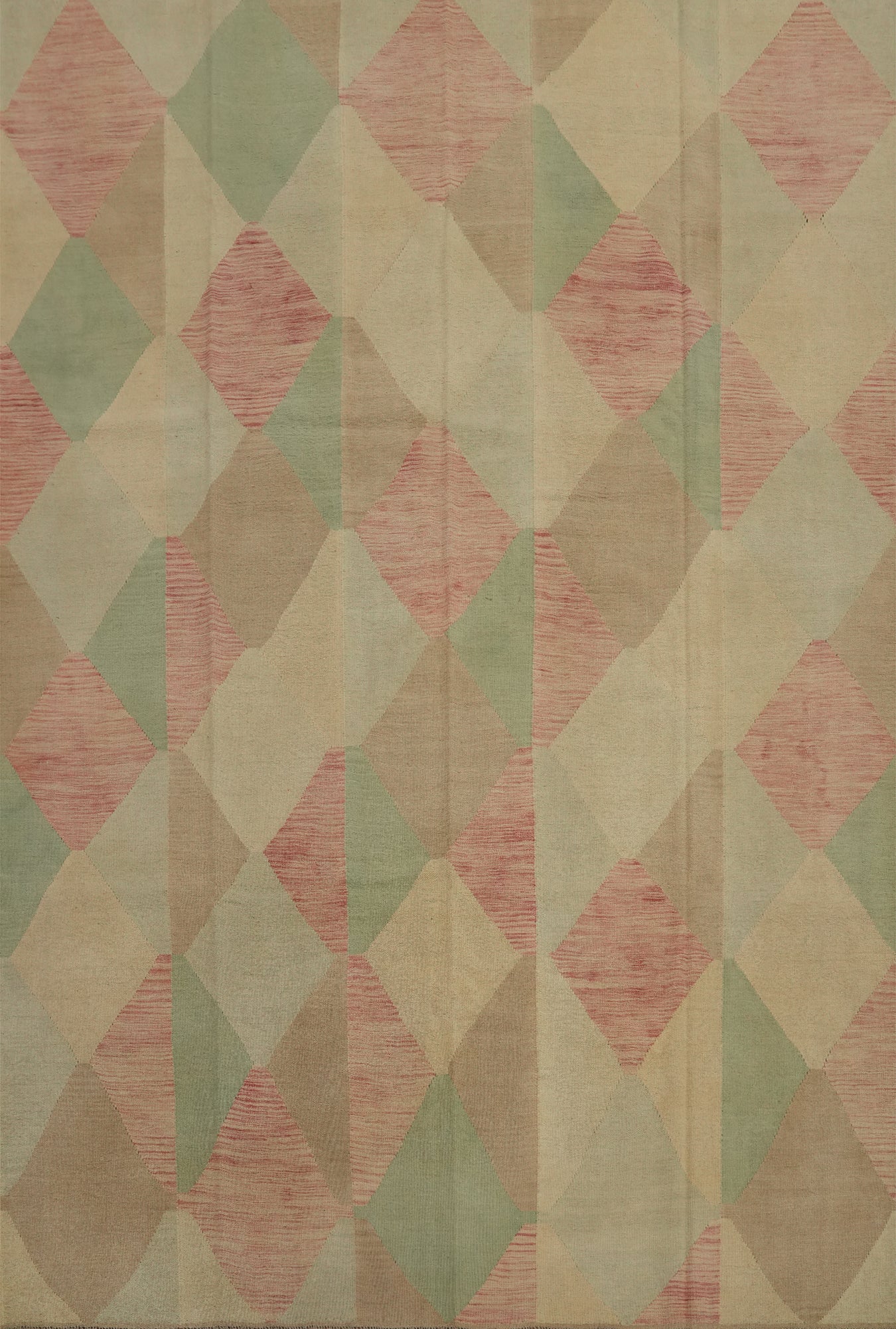 Subtle Diamond Design Rug 8x10 with Soft Earthy Tones