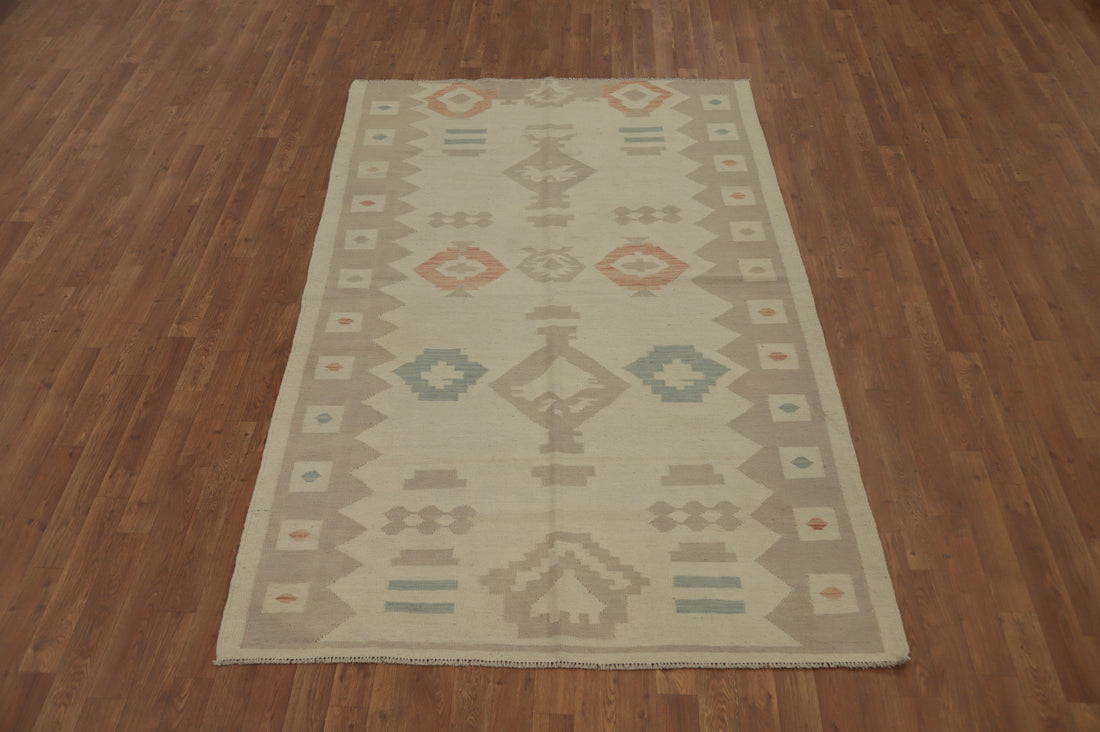 Southwestern Elegance Geometric Beige Kilim Rug 5x8