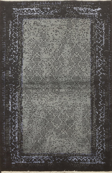 Chic Grey Border Rugs with Elegant Black Distressed Pattern Details