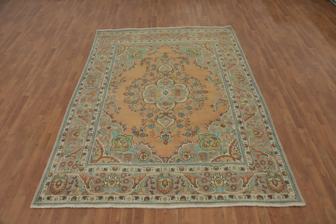 Exquisite Persian Tabriz Design Rug 7x9 with Intricate Medallion Pattern