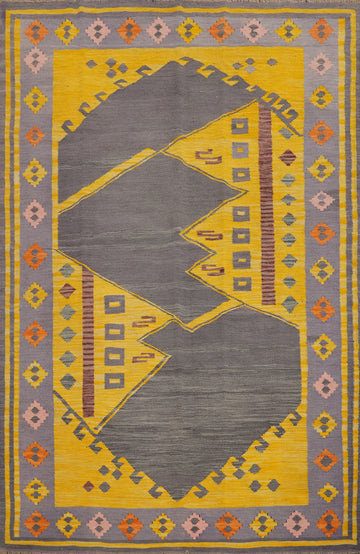 Brightly Colored Kilim Rug 5x7 for a Statement Living Room