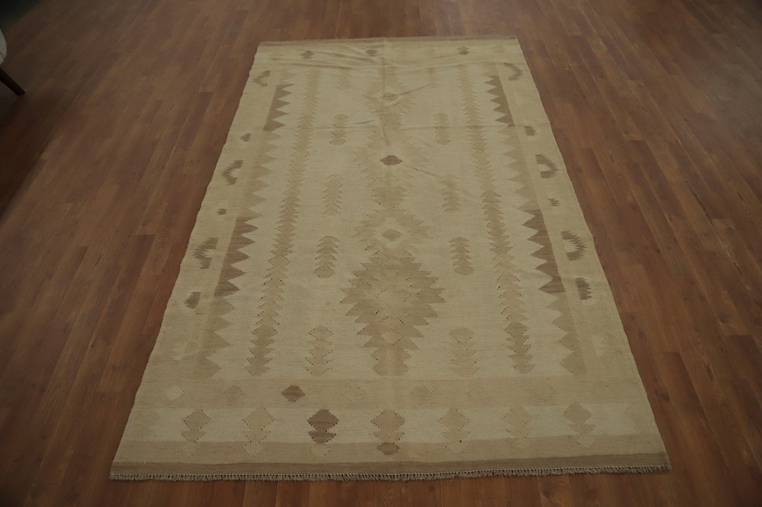 Geometric Wool Kilim Vegetable Dye Area Rug 5x8