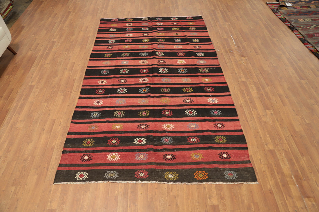 Bohemian Kilim Area Rug 6x10 with Bold Geometric Patterns