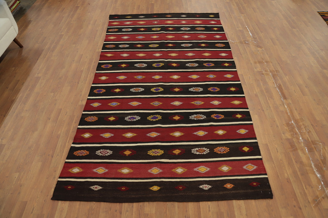 Elegant Kilim Area Rug 6x10 with Vibrant Geometric Patterns