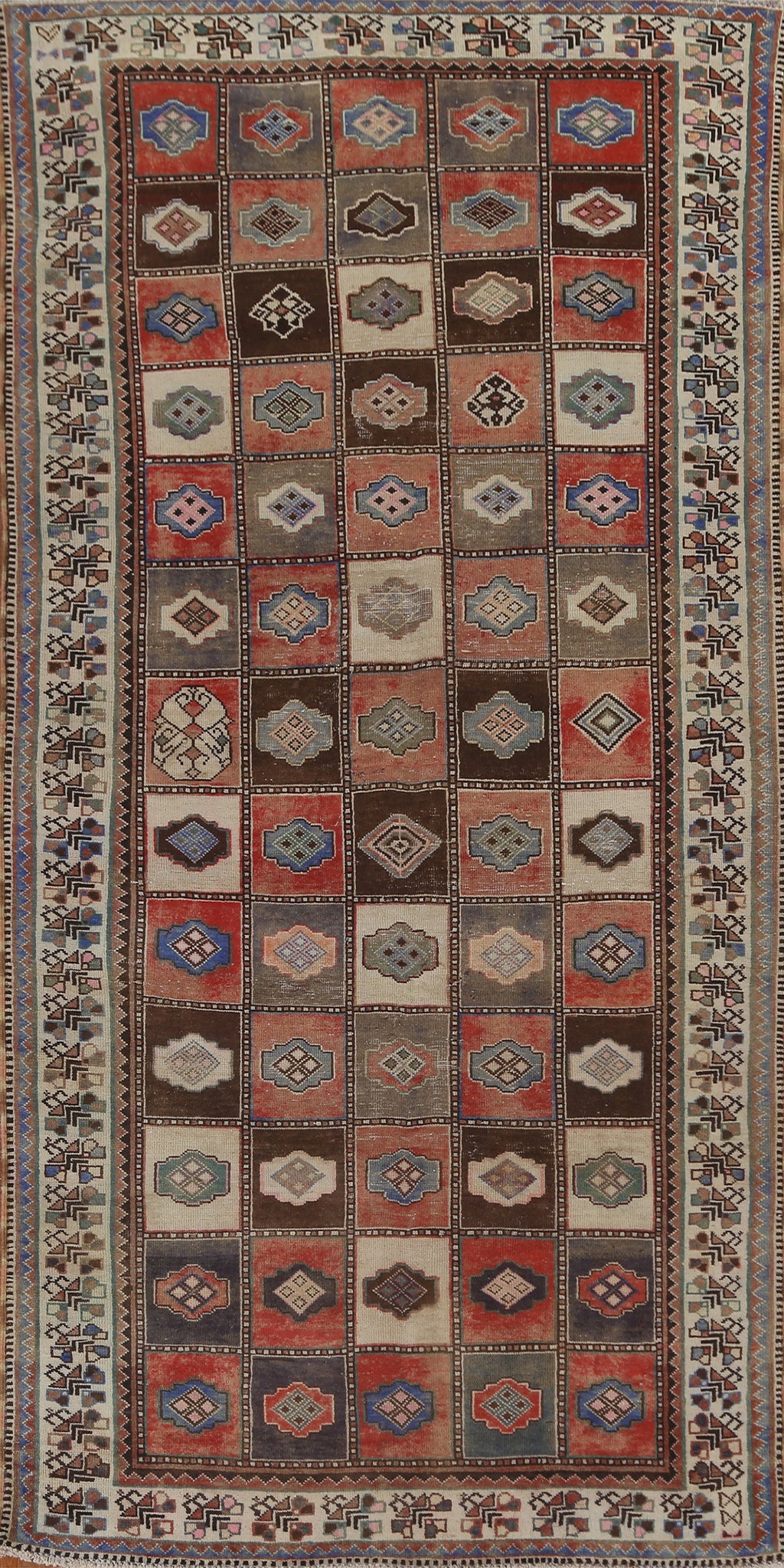Garden Design Bakhtiari Persian Area Rug 5x9