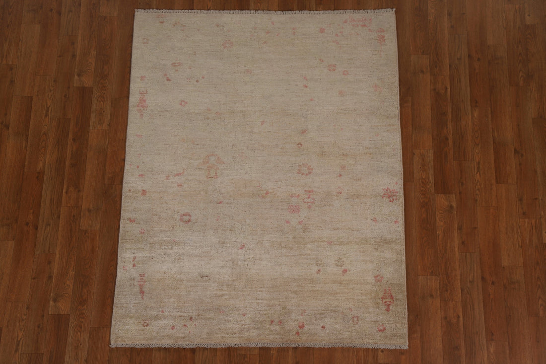 Hand-Knotted Oushak Turkish Area Rug 4x5